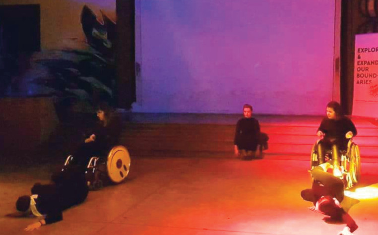 Άθυρμα εν τροχοίς